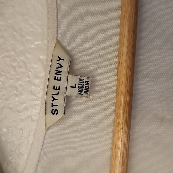 Style Envy Button Down Blouse - Picture 6 of 7